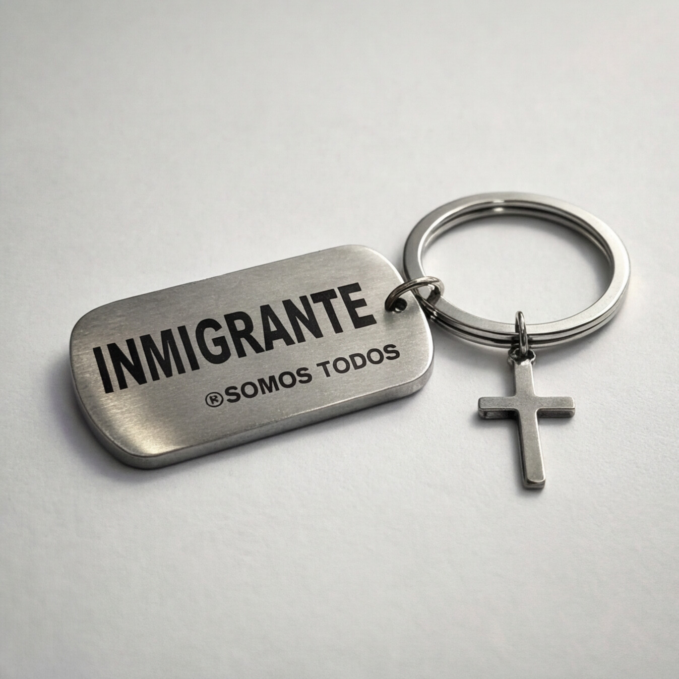Llavero de Acero Inoxidable Inmigrante Somos Todos (Español Ver.01) envío Gratis. - Imagen 2
