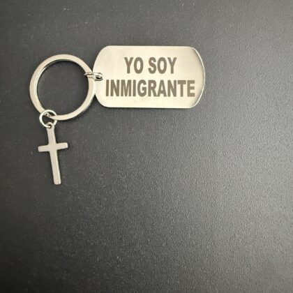 Llavero de Acero Inoxidable Inmigrante Somos Todos (Español Ver.01) envío Gratis.