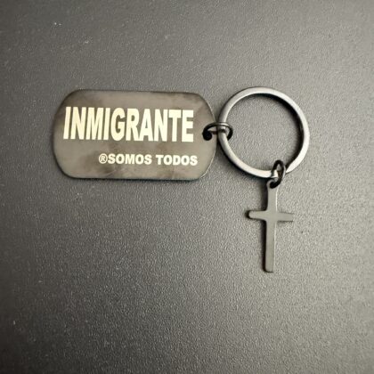 Llavero de Acero Inoxidable Yo soy Inmigrante (Ingles Black Ver.02) envío Gratis.