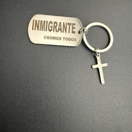 Copia de Llavero de Acero Inoxidable mi familia es inmigrante, envío Gratis